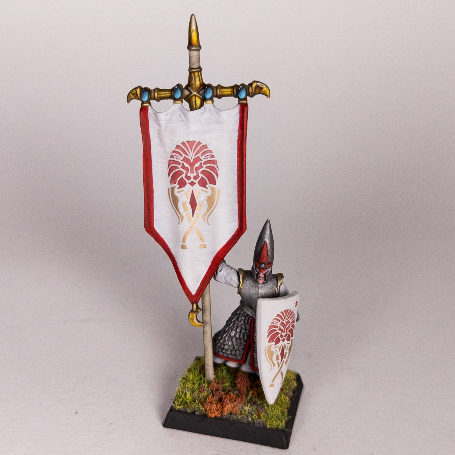 Chracian Warhost Spearman Standard Bearer